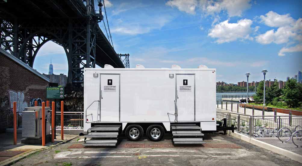The Williamsburg Luxury Restroom Trailer By The Bridge