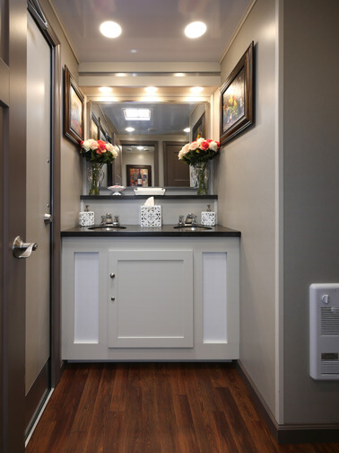 VINEYARD Luxury Restroom Trailer interior view