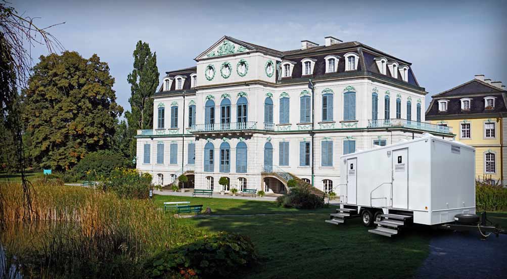 Luxury Restroom Trailer in NY