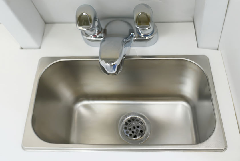 POLISHED STAINLESS STEEL SINK