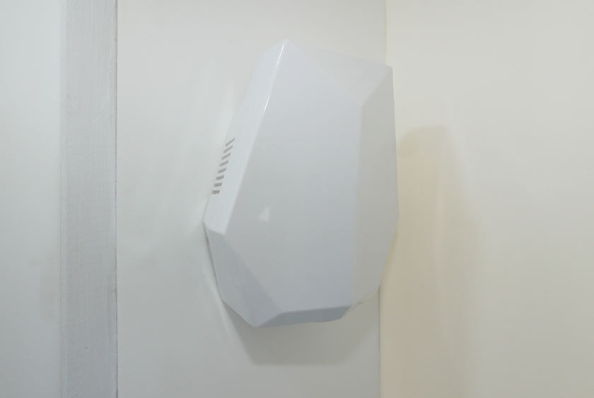 1600 WATT HAND DRYER FOR CONVENIENCE