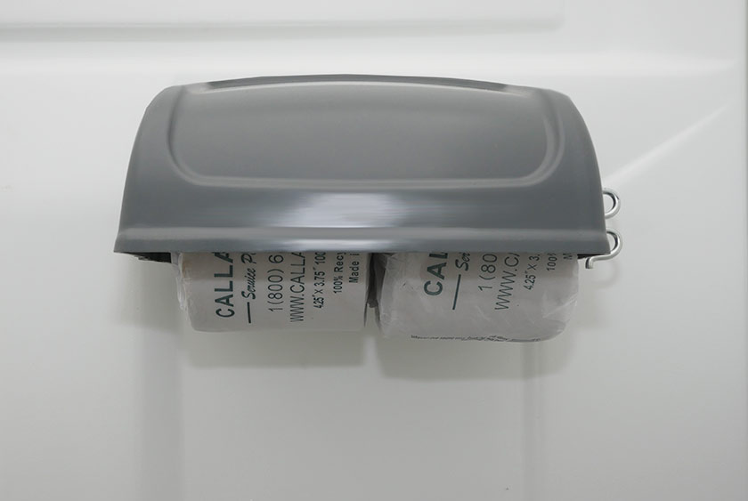 DUAL TOILET PAPER HOLDER WITH COVER